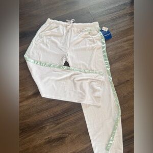 Reebok Green Bay Packers sweat pants! NWT. Drawstring waist. Satin stripe. Sz XL